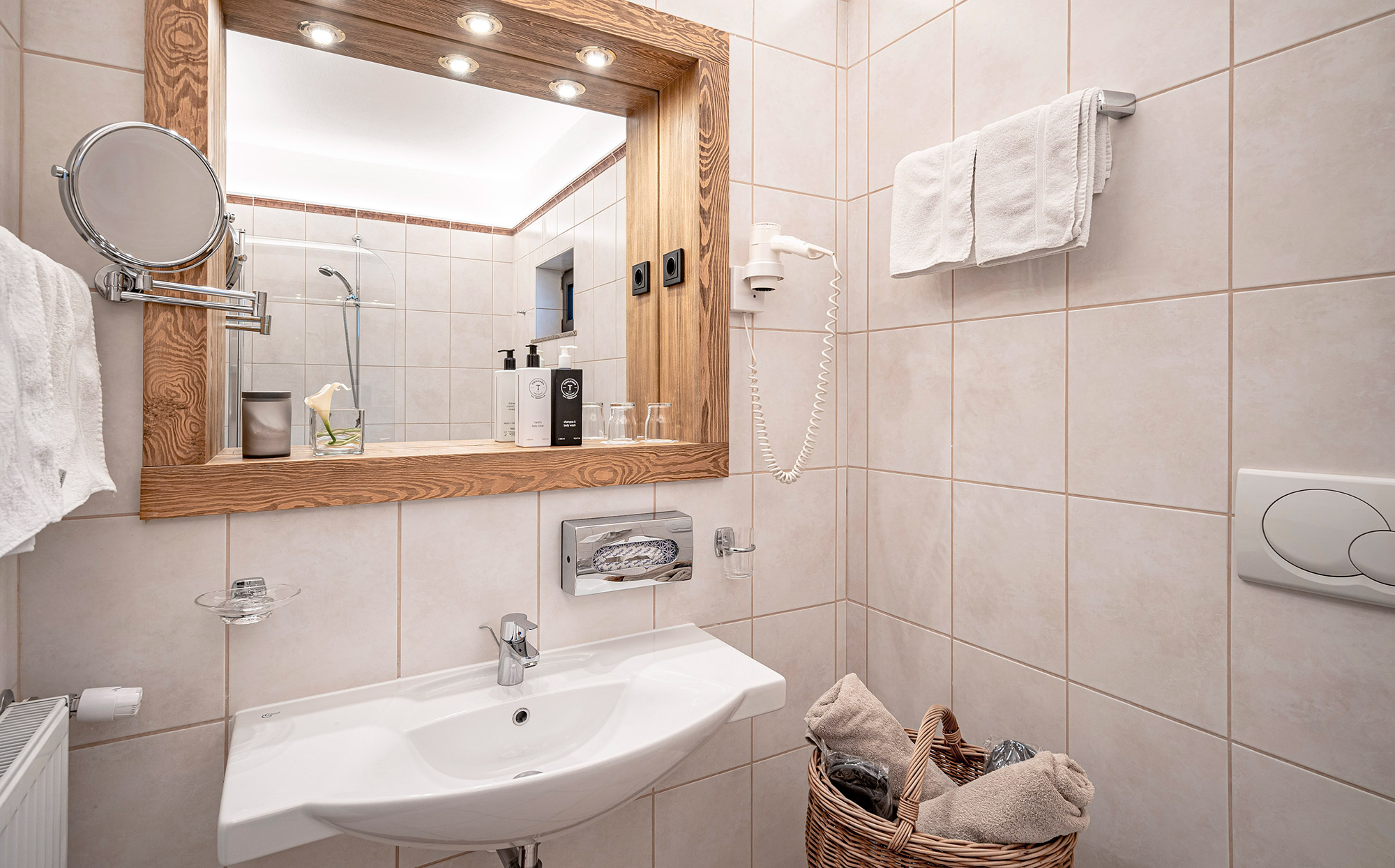 Camera doppia standard - bagno - Hotel Tirolensis