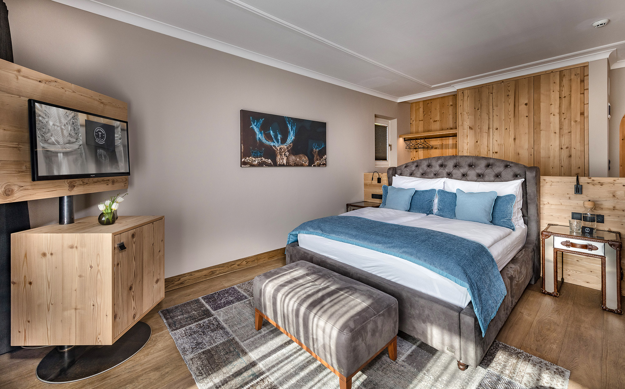 Doppelzimmer Tirolensis - Zimmer mit Bett & TV - Hotel Tirolensis