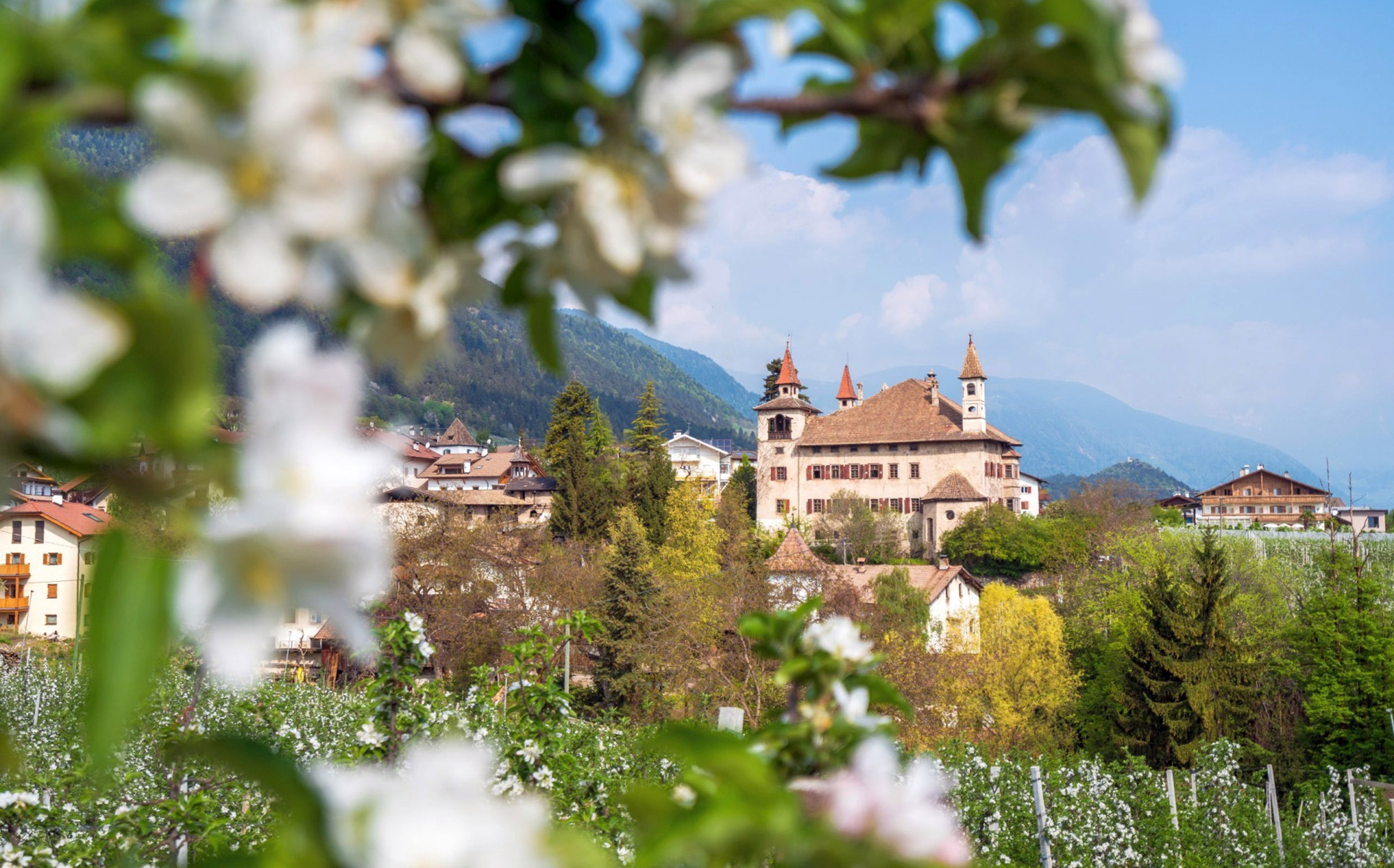 Castle Fahlburg in summer - Hotel Tirolensis
