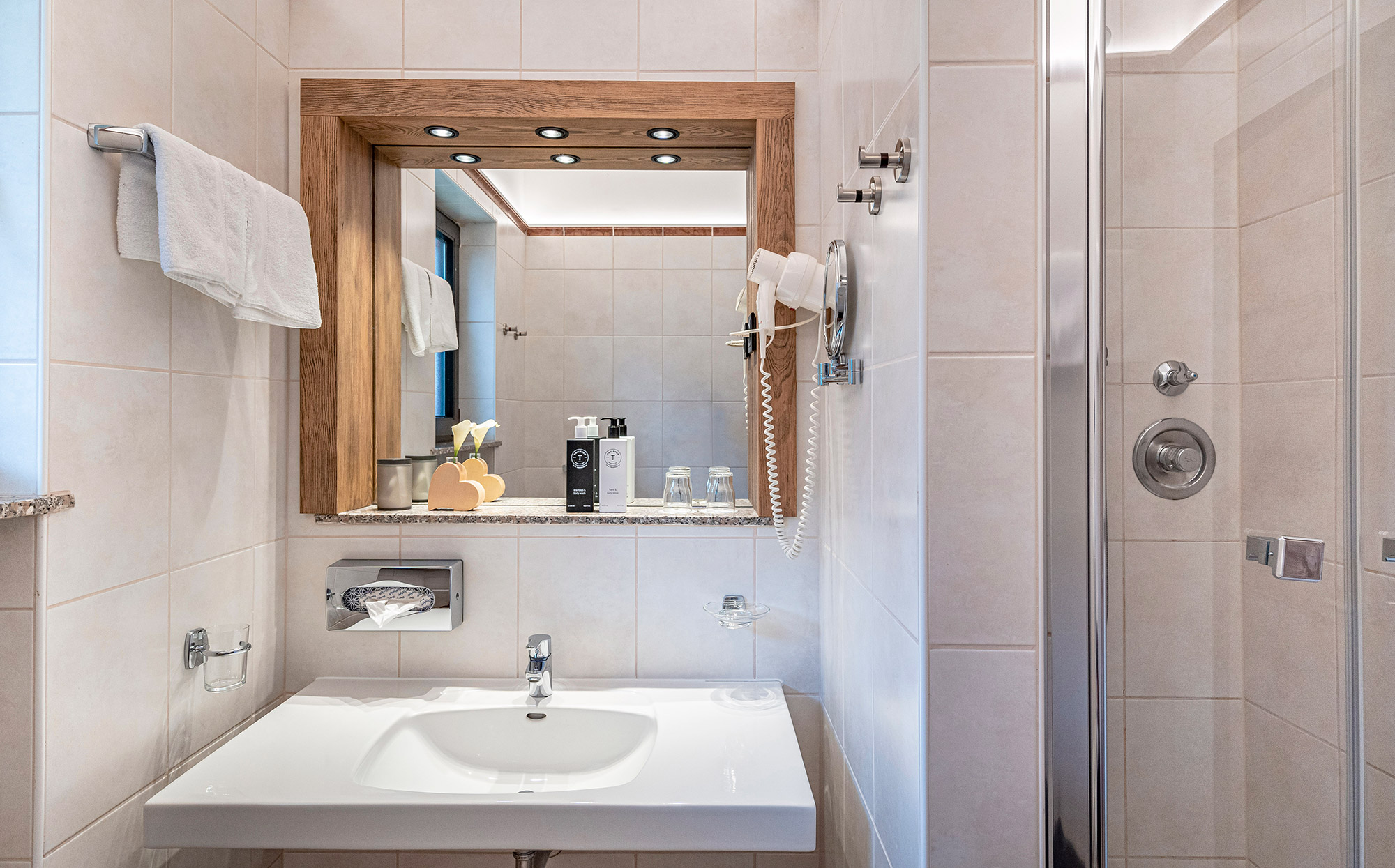 Camera standard - bagno - Hotel Tirolensis