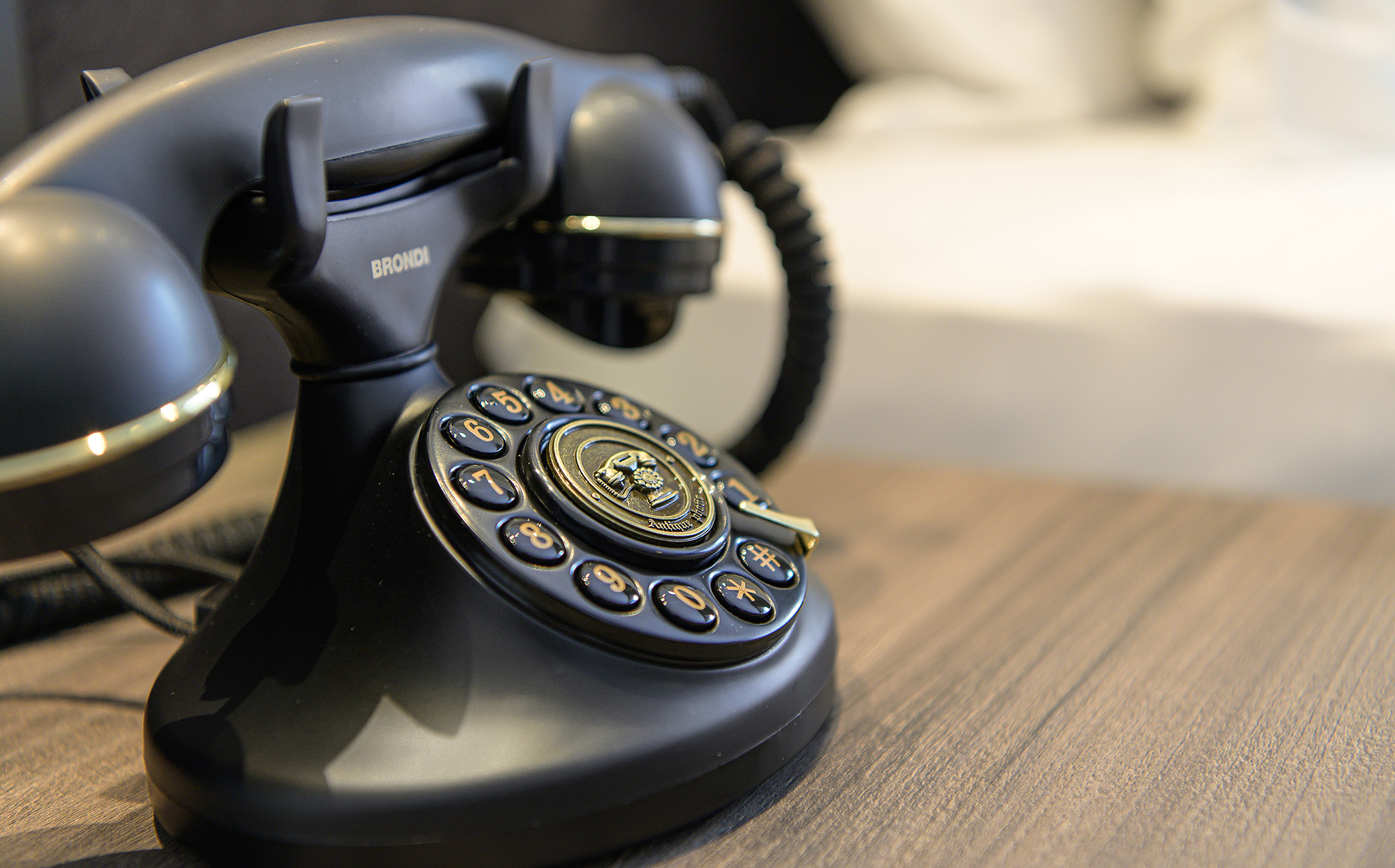 Telefon Detailaufnahme - Zimmer & Suiten - Hotel Tirolensis